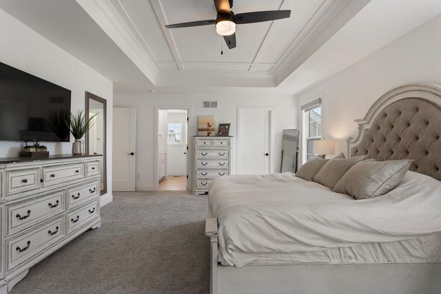 1207 Briarwood Lane, Mahomet, IL 61853