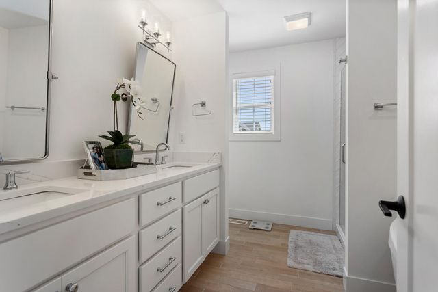 1207 Briarwood Lane, Mahomet, IL 61853