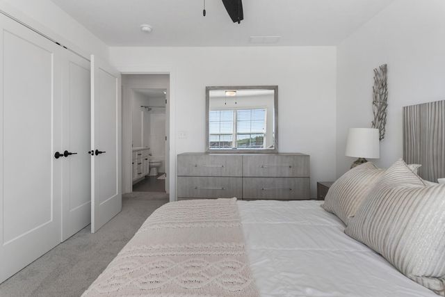 1207 Briarwood Lane, Mahomet, IL 61853