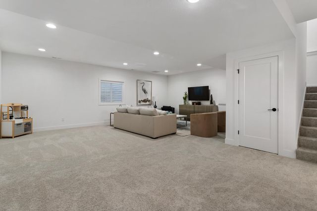 1207 Briarwood Lane, Mahomet, IL 61853