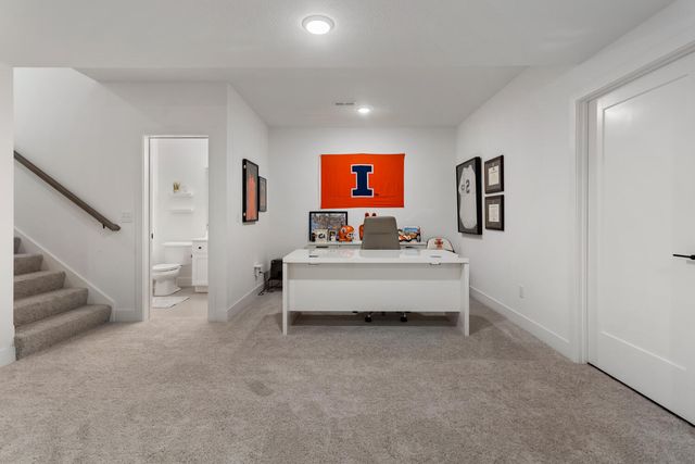 1207 Briarwood Lane, Mahomet, IL 61853