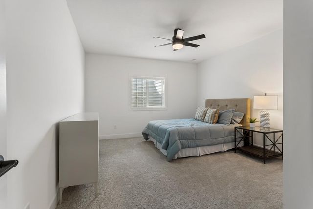 1207 Briarwood Lane, Mahomet, IL 61853