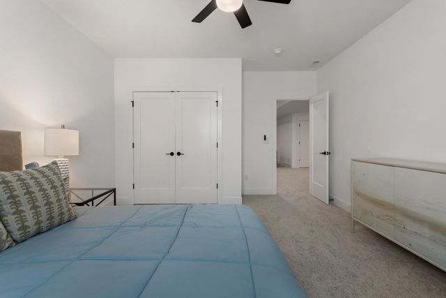 1207 Briarwood Lane, Mahomet, IL 61853