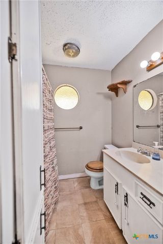 2892 W FM 884, Yorktown, TX 78164