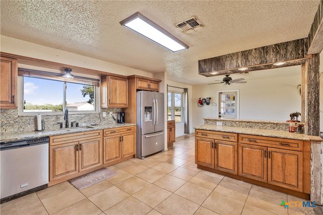 2892 W FM 884, Yorktown, TX 78164