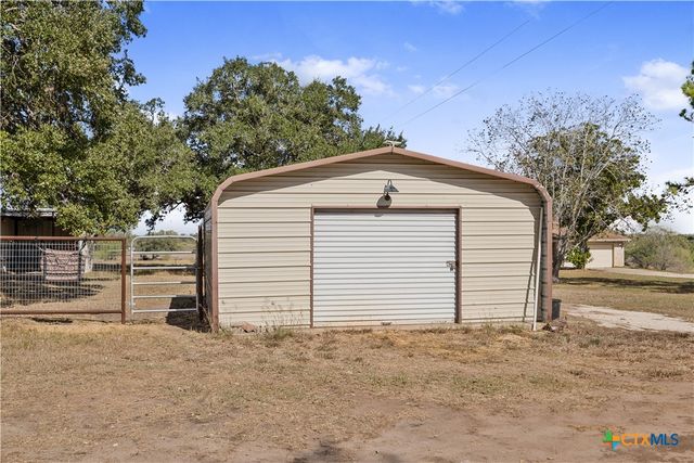 2892 W FM 884, Yorktown, TX 78164