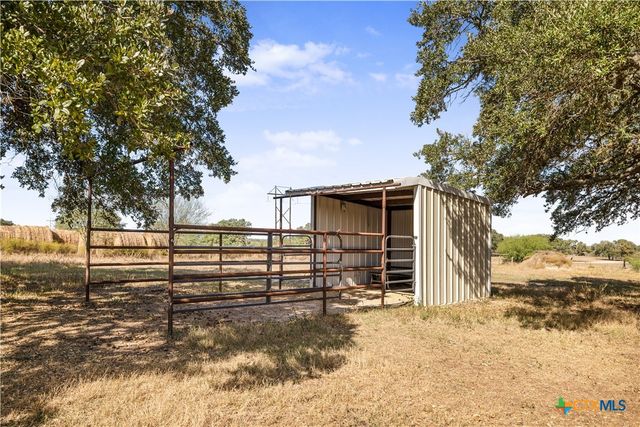 2892 W FM 884, Yorktown, TX 78164