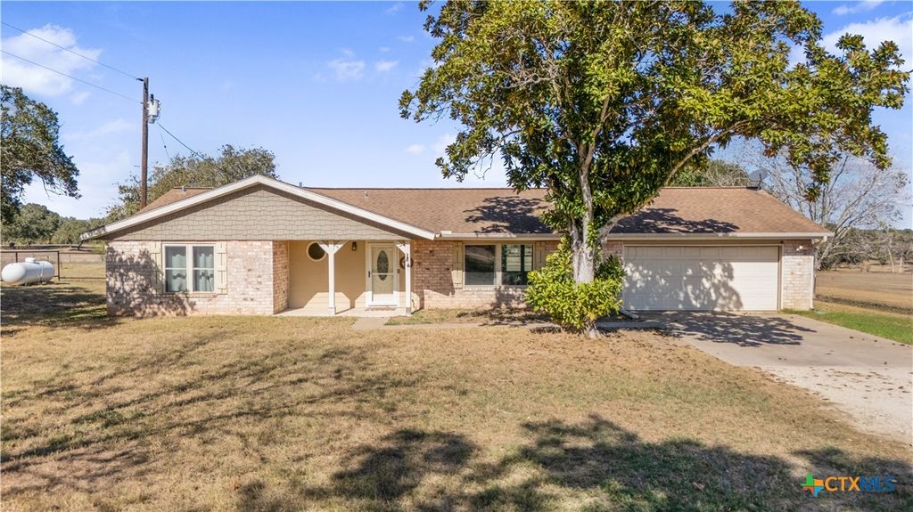 2892 W FM 884, Yorktown, TX 78164