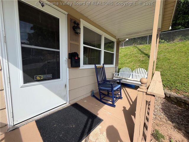 621 6th Street, Nitro, WV 25143