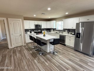 1114 E DESERT Drive, Phoenix, AZ 85042