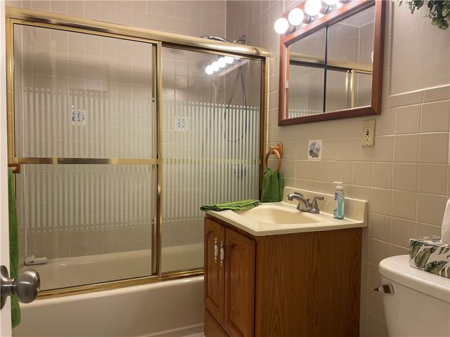 15 Apple Valley Parkway 8, Smithfield, RI 02828