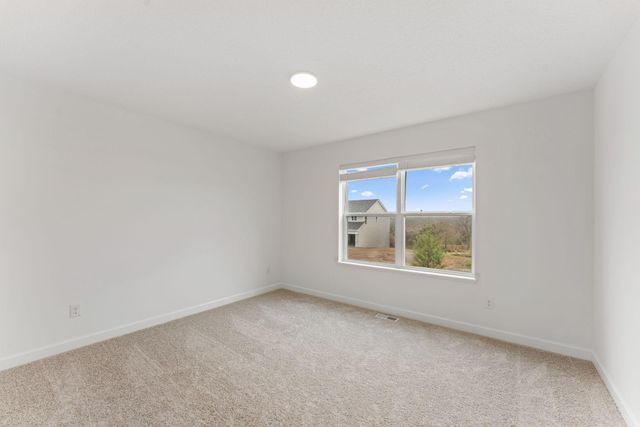 18365 Gladiator Drive, Lakeville, MN 55068