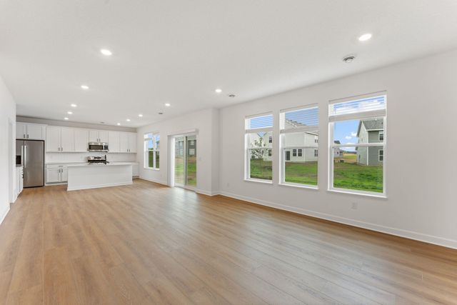 18365 Gladiator Drive, Lakeville, MN 55068