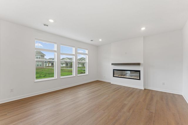 18365 Gladiator Drive, Lakeville, MN 55068
