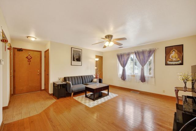 4210 62nd Street 3, Urbandale, IA 50322