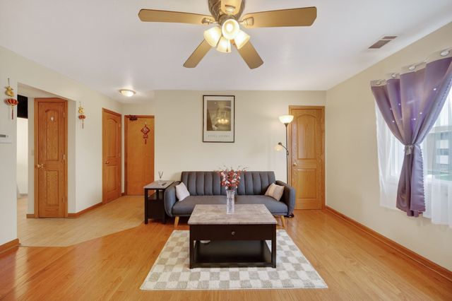 4210 62nd Street 3, Urbandale, IA 50322