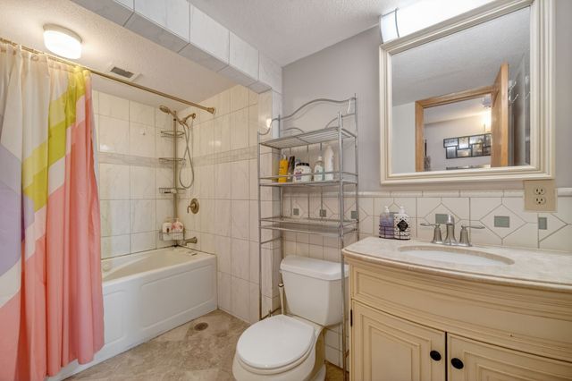 4210 62nd Street 3, Urbandale, IA 50322