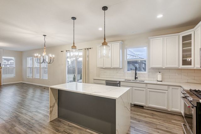 26152 S White Oak Trail, Channahon, IL 60410