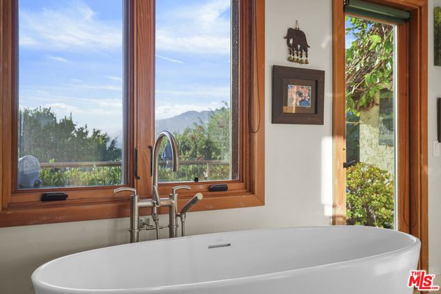 6333 Gayton Place, Malibu, CA 90265