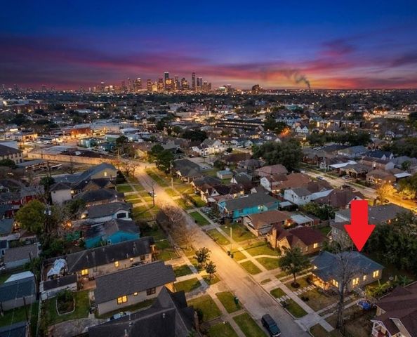 5129 Claremont Street, Houston, TX 77023