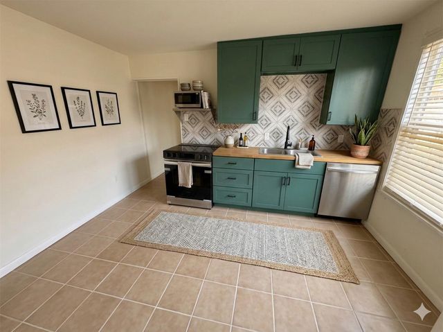 5129 Claremont Street, Houston, TX 77023