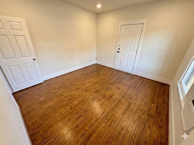 5129 Claremont Street, Houston, TX 77023