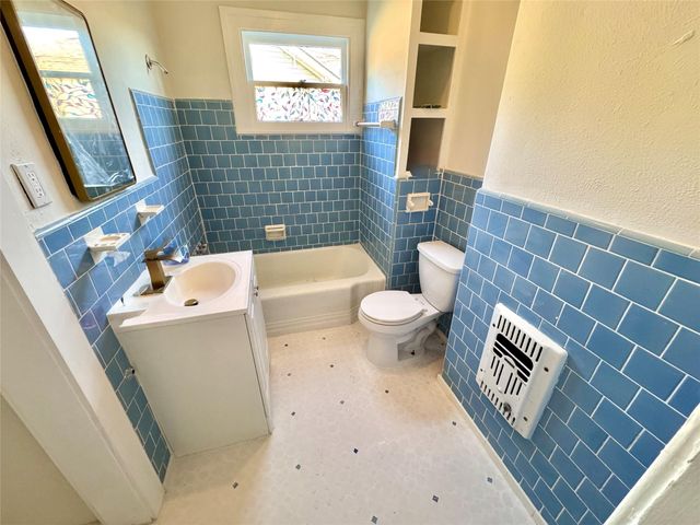 5129 Claremont Street, Houston, TX 77023