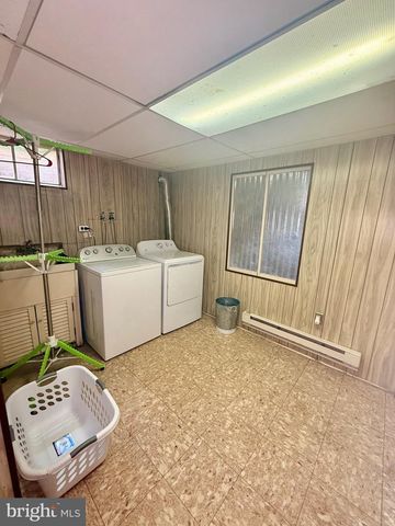 3124 LINDA LN, Sinking Spring, PA 19608