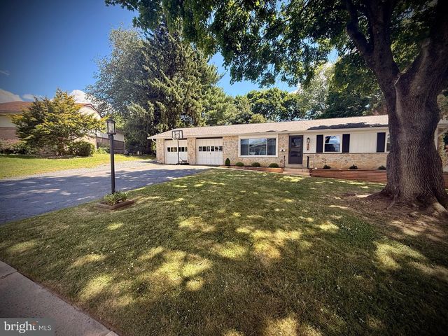 3124 LINDA LN, Sinking Spring, PA 19608