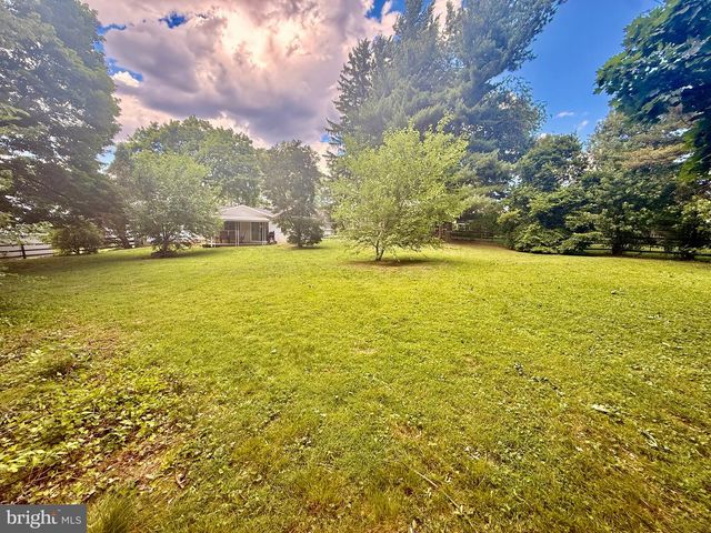 3124 LINDA LN, Sinking Spring, PA 19608