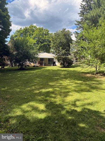 3124 LINDA LN, Sinking Spring, PA 19608