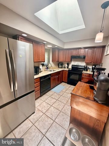 3124 LINDA LN, Sinking Spring, PA 19608