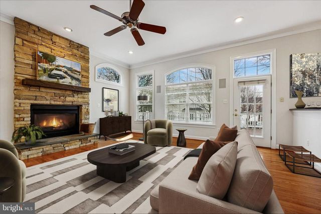 304 SUMMER GARDEN WAY, Rockville, MD 20850