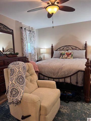 349 Rockcastle Lakeshore Dr # 4-7B, Cadiz, KY 42211