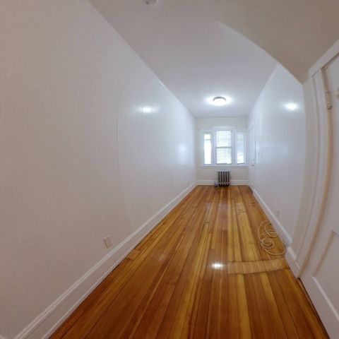 11 Banks Street B, Waltham, MA 02451