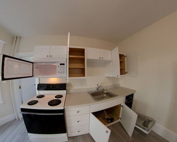 11 Banks Street B, Waltham, MA 02451