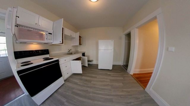 11 Banks Street B, Waltham, MA 02451