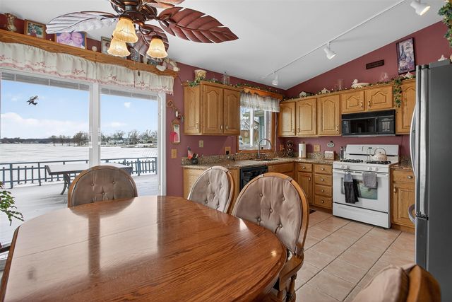 106 Hilltop Court, Brooklyn, MI 49230