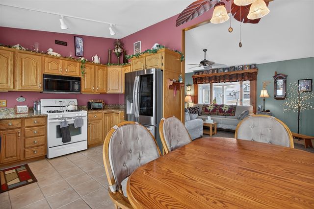 106 Hilltop Court, Brooklyn, MI 49230