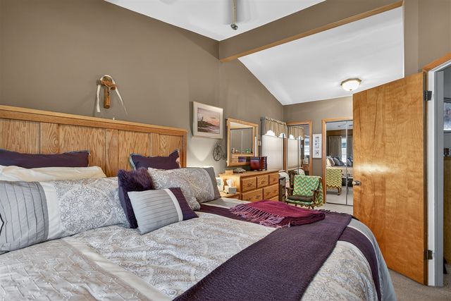 106 Hilltop Court, Brooklyn, MI 49230