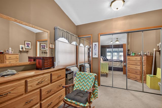 106 Hilltop Court, Brooklyn, MI 49230