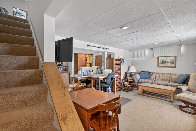 106 Hilltop Court, Brooklyn, MI 49230