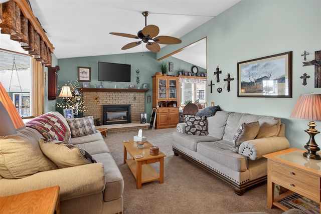 106 Hilltop Court, Brooklyn, MI 49230