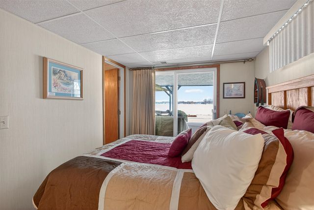 106 Hilltop Court, Brooklyn, MI 49230