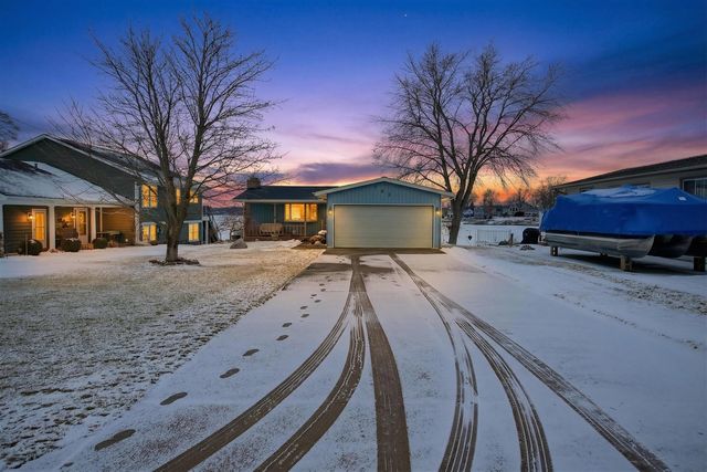 106 Hilltop Court, Brooklyn, MI 49230