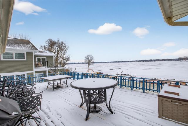 106 Hilltop Court, Brooklyn, MI 49230