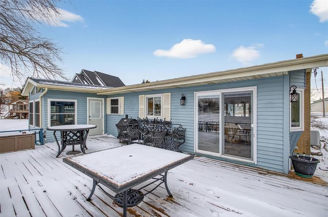 106 Hilltop Court, Brooklyn, MI 49230