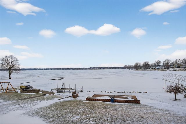 106 Hilltop Court, Brooklyn, MI 49230