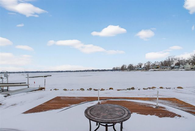 106 Hilltop Court, Brooklyn, MI 49230