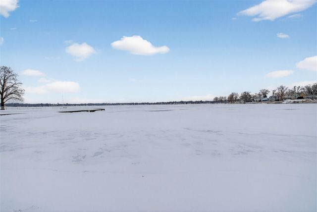 106 Hilltop Court, Brooklyn, MI 49230